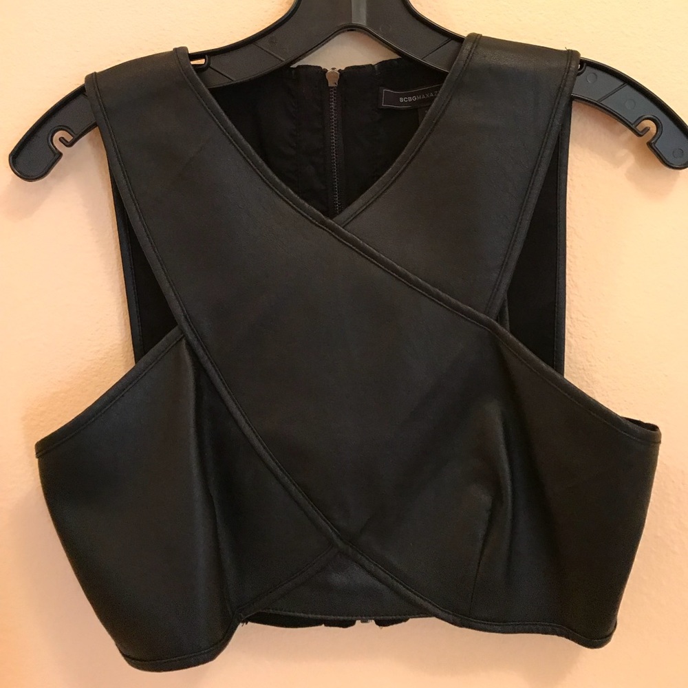 ⭐️Host Pick⭐️BCBGMAXAZRIA cropped leather look Top - Picture 6 of 8